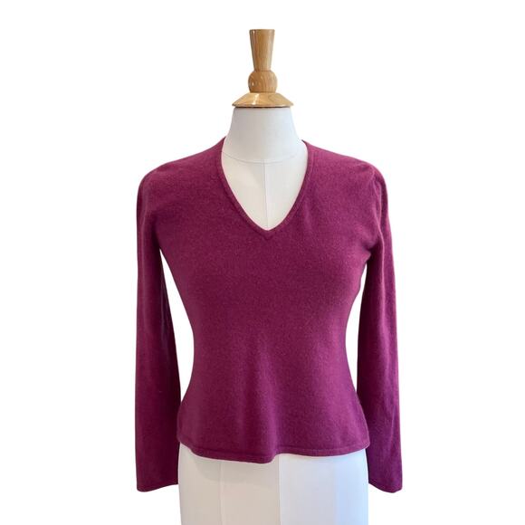Ann Taylor Fuchsia / Purple V-Neck Long Sleeve Cashmere Sweater, M - Picture 1 of 9